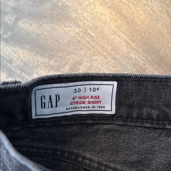 GAP Black Jean Shorts Size 10 - Picture 5 of 6